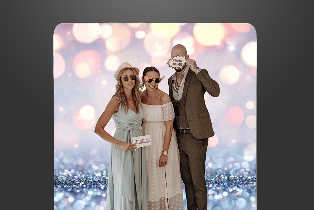 21_Hintergrundwand-Glitzer blau